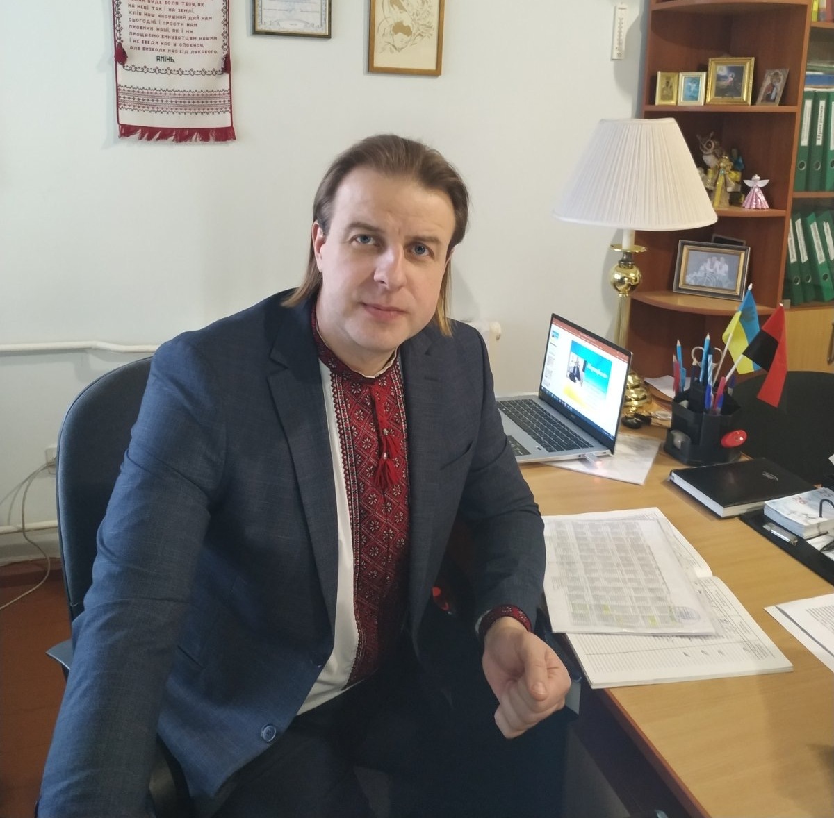 ЗАСТУПНИК ДИРЕКТОРА З НАВЧАЛЬНО-ВИХОВНОЇ РОБОТИ  Кучерук Микола Володимирович